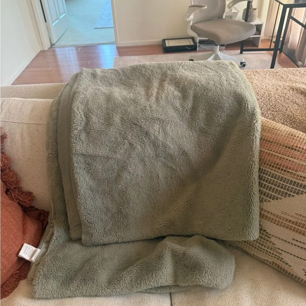 Max Studio Home | Soft Olive Green Throw Blanket